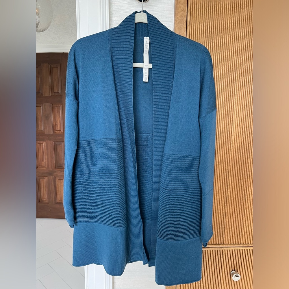 Lululemon merino wool open sweater with pockets, size 4